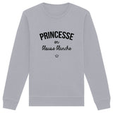 Princesse en blouse blanche